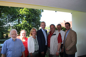Ehepaar Altrock aus der Bahnhofstraße mit MdL Rakow, MdB Rohde, F. Oeltjen, BM Dr. Schilling u. Dr. Wengelowski